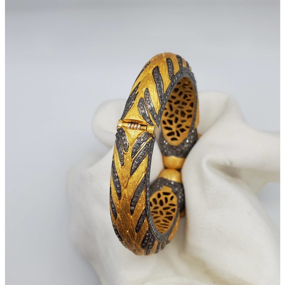 Silver Lion Bangle with Diamonds - Picture 8 of 9